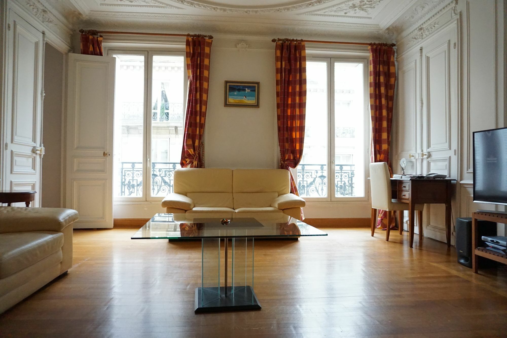Appartement Place Des Etats Unis-5 Pieces-130 M² -paris 16 Paris